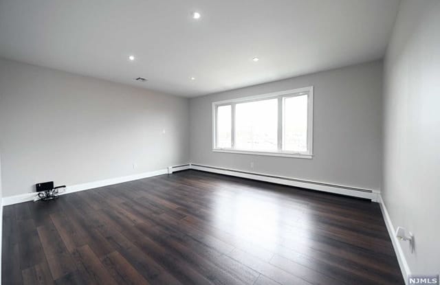 36 Falmouth Avenue - 36 Falmouth Avenue, Elmwood Park, NJ 07407
