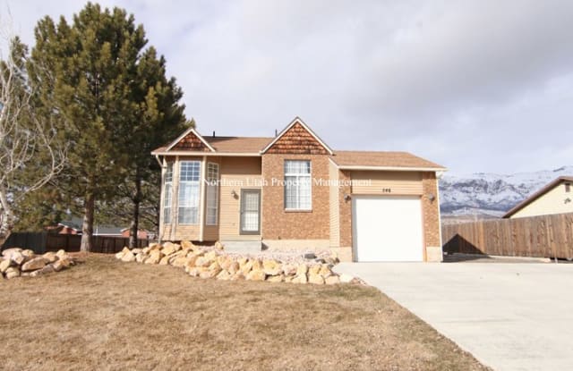 546 W 2300 N - 546 West 2300 North, Harrisville, UT 84414