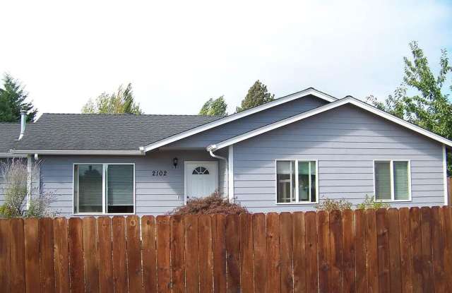 Spacious 3 Bedroom 2 Bath Home in Albany! photos photos