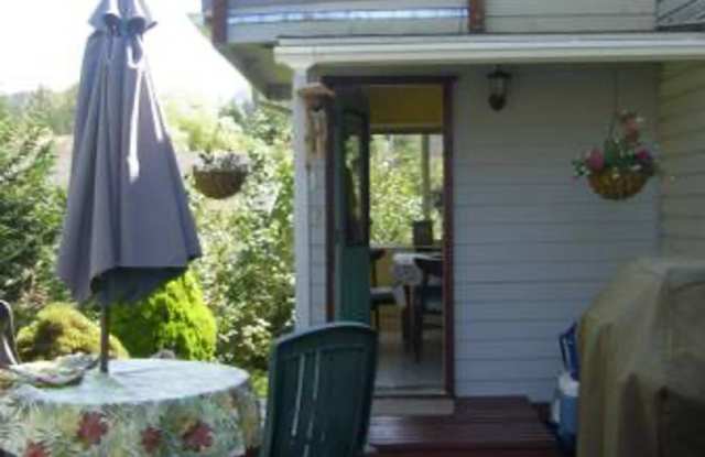 3 Bedroom, 2 Bathroom House in Bellingham! photos photos