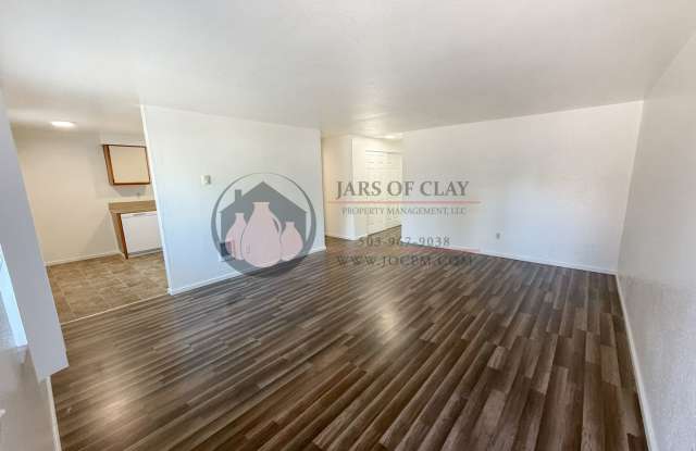 1/2 Off First Full Month's Rent | 2 Bed/1 Bath in Keizer | Ground Floor | W/D Hookups Gallery 2