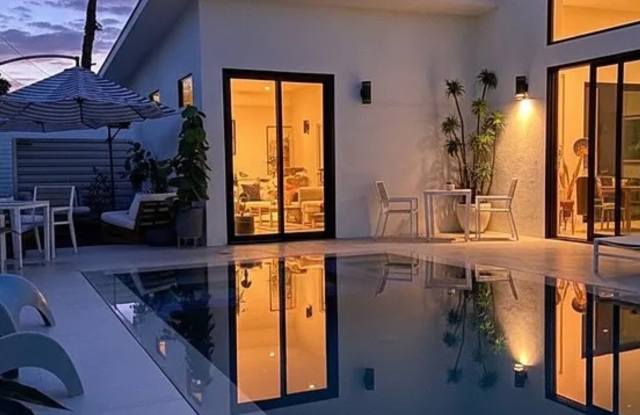 555 North Sunrise Way Gallery 2