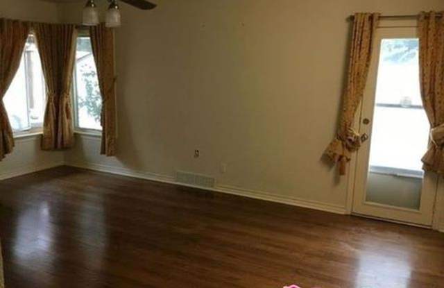 6106 Meadowcrest Drive Gallery 3