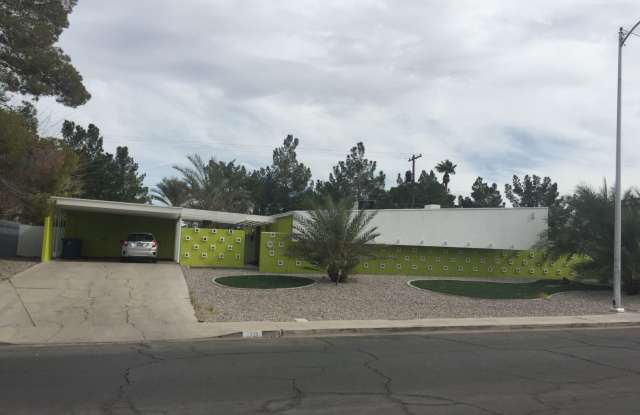 Famous "Caddy Shack" Home! Amazing Mid-Mod in Heart of Las Vegas!! Gallery 1