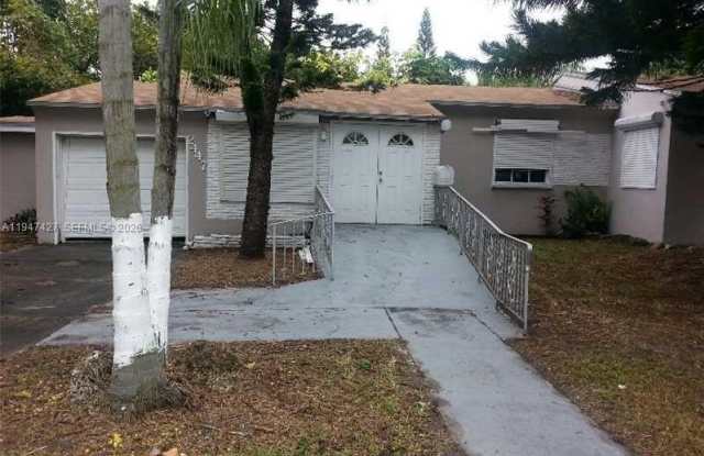 2447 Pierce St photos photos