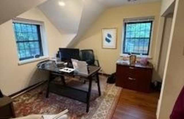 28 GARRETT Avenue Gallery 4