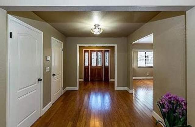 2541 Grapewood Way Gallery 4