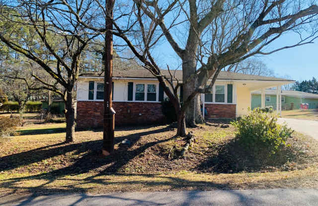 Beautiful 3 bedroom 1 bathroom home close to Downtown Newnan! Must see! photos photos