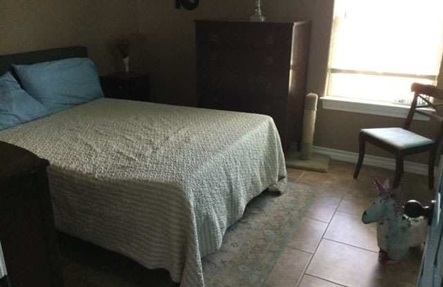 125 Lakeview Ct Gallery 2