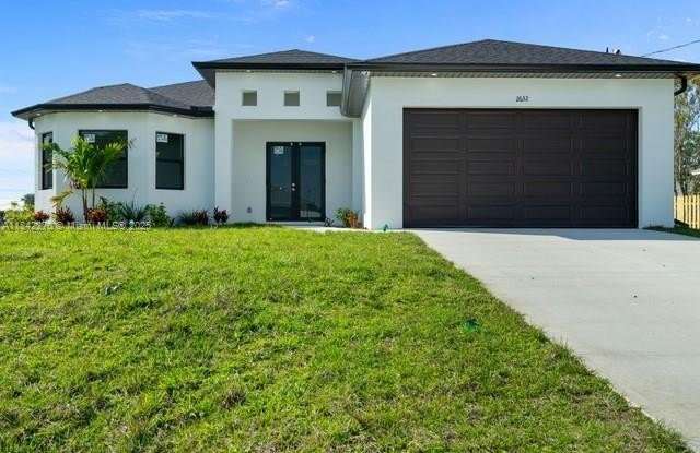 2632 NW 4th Ave photos photos