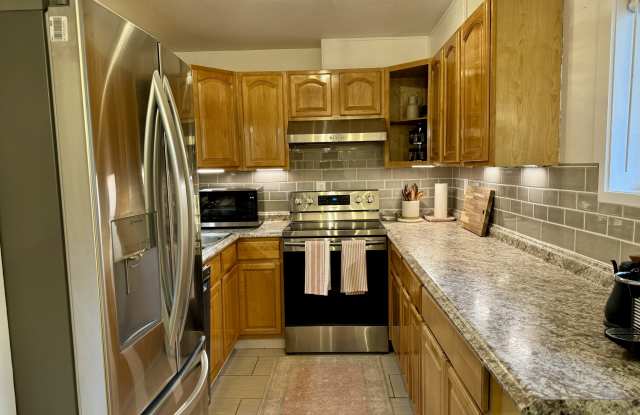 1742 West 12th Avenue - 1Unit B Gallery 2