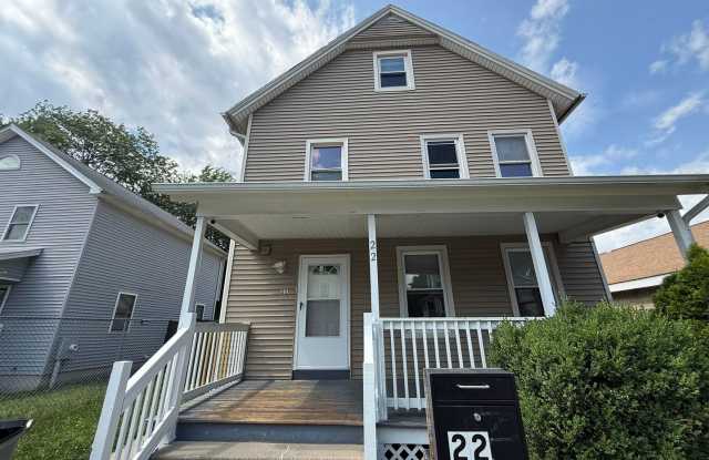 Spacious Five Bedroom, Single Family Home in the Heart of Springfield! photos photos