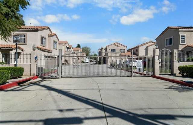 1081 E Grand Avenue photos photos