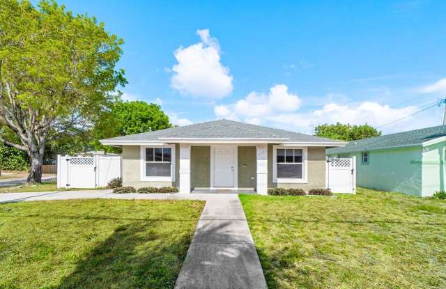 4301 Greenwood Ave photos photos