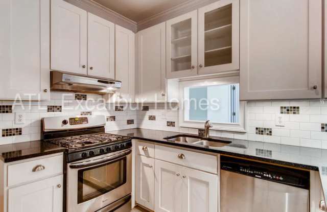 340 Lake Claire Court Gallery 2