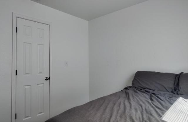 213 Hull Avenue Gallery 2