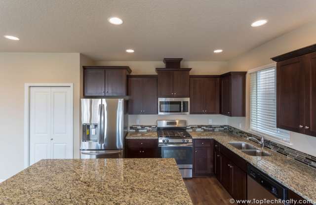 Beauiful 4 BD* 2.5 BA* Single Family Home In A Coveted Abbey Creek In A Highly Desirable Bethany Area, **A+ Schools**  ** Great Location!** Gallery 2