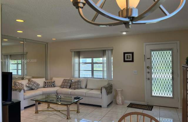 720 Burgundy O photos photos