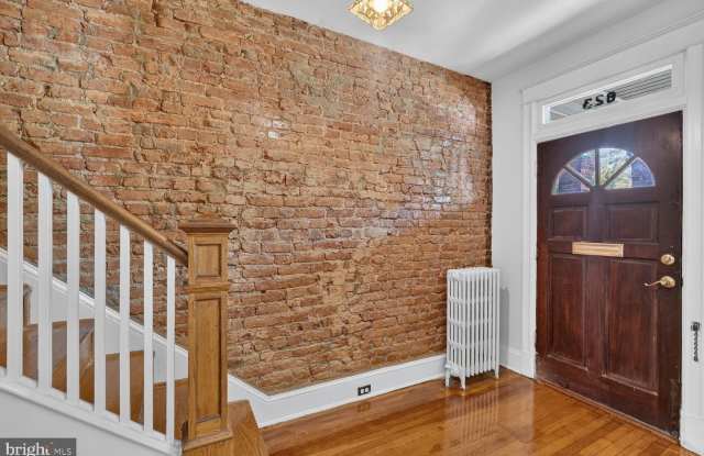 623 FARRAGUT ST NW Gallery 1