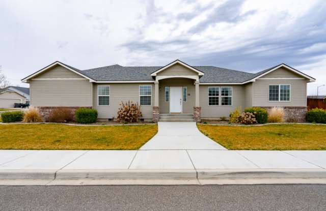 216 S Belfair Street - 216 South Belfair Street, Kennewick, WA 99336