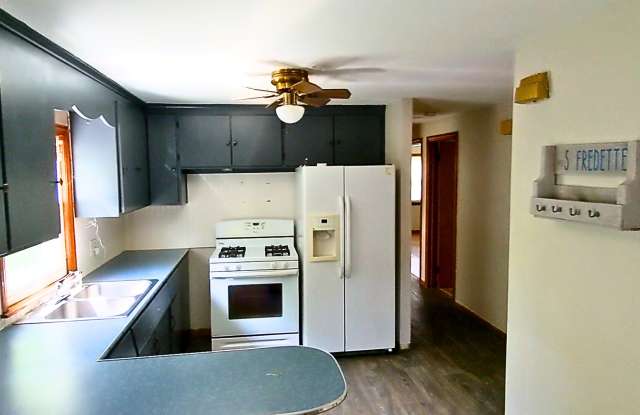 4-Bedroom Ranch Next To Western New England University photos photos