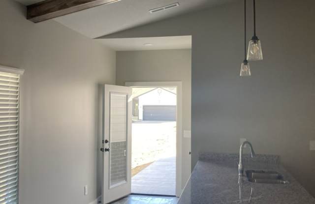 229 North Young Street - 100 photos photos
