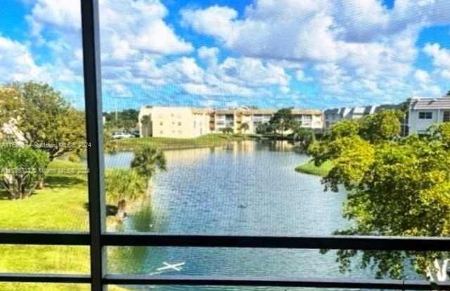 8400 Sunrise Lakes Blvd - 8400 Sunrise Lakes Boulevard, Sunrise, FL 33322
