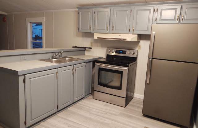 9 Iron Mine Hill Mobile Home Park Gallery 1