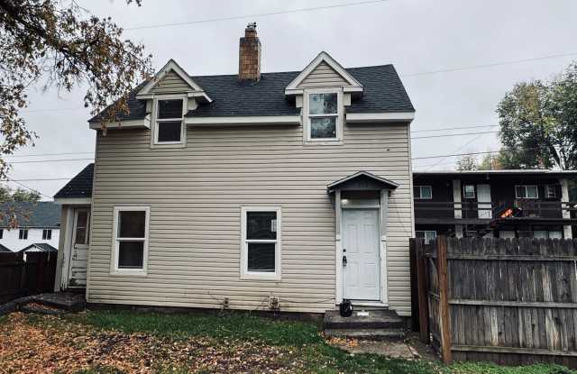 Cozy 2 Bed, 1 Bath Single-Family Home with Fenced Backyard – Idaho Falls Gallery 1