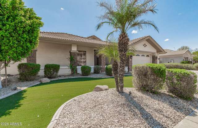 1687 E CAROB Drive Gallery 3