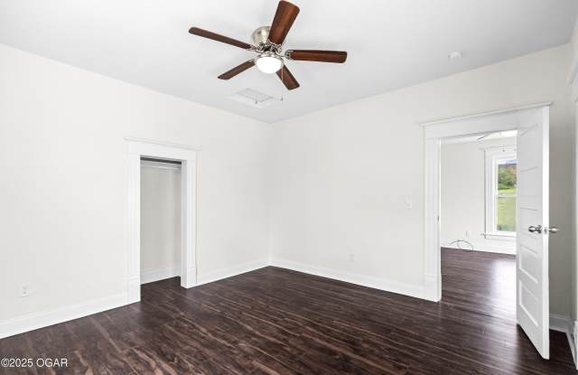 317 W McKinney Street photos photos