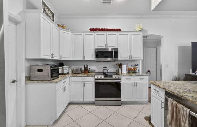 146 Fernwood Crescent, Royal Palm Beach, FL 33411 photos photos