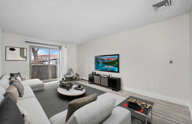 North Star Apartments - Beautiful Remodeled Apartments Gallery 3
