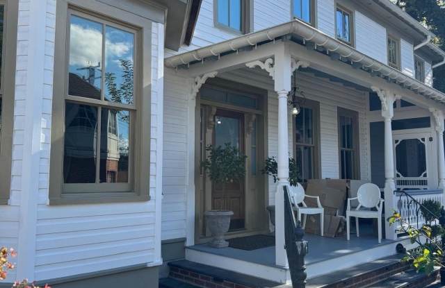 3 ROYAL Street SE unit: 2 photos photos