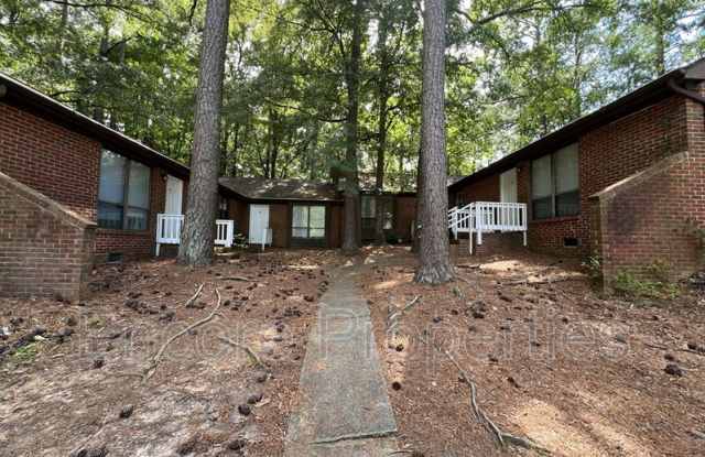 4826 Hollenden Road Gallery 1