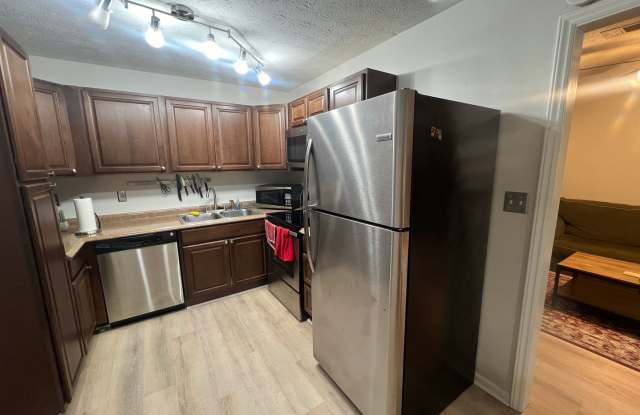 Updated 1 bed 1 bath, great location! Gallery 3