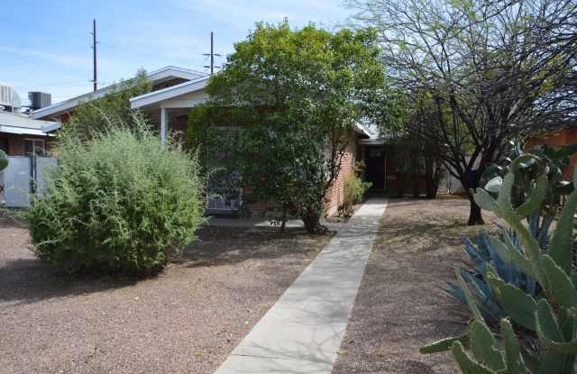 1024 E Water Street photos photos