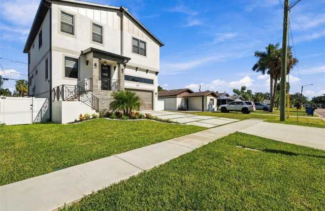 1809 SHORE ACRES Boulevard NE Gallery 2
