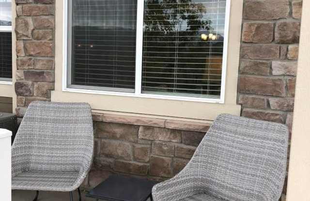 "Model Like" 3 BD, 2.5 BA, 2 Car Townhome, Mountain Views, Near Downtown & Ft. Carson Gallery 4