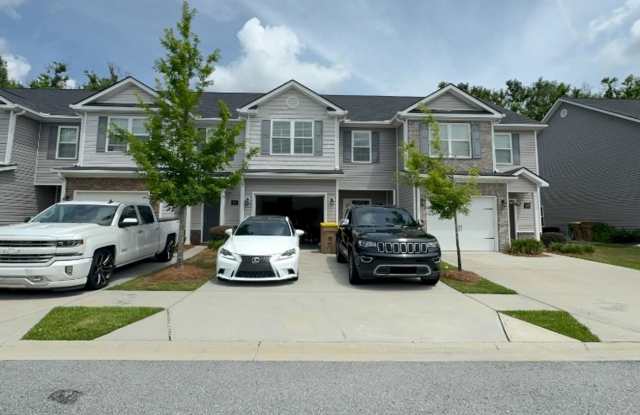 3 bedrooms, 2.5 bathrooms townhome in the City of Richmond Hill! photos photos