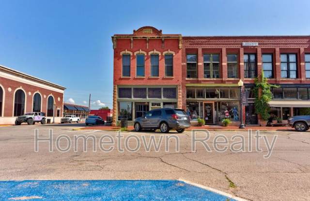 124 W Oklahoma Avenue photos photos