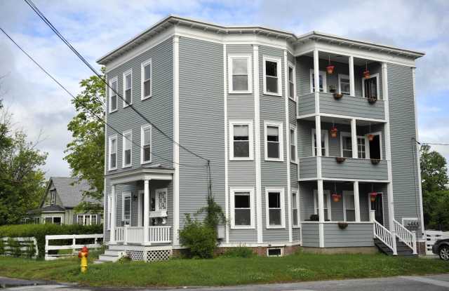 90 Longwood Avenue - 90 Longwood Avenue, Manchester, NH 03109