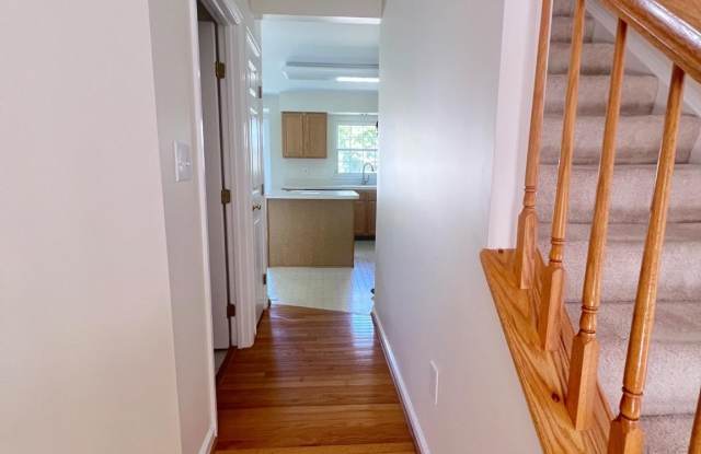 17207 SUMAC Court Gallery 4