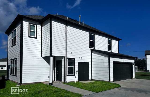 134 Pecan Lane - 134 Pecan Lane, Lake Jackson, TX 77566