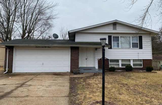 Spacious 4 Bedroom/ 2 Bath Home for Rent ! photos photos