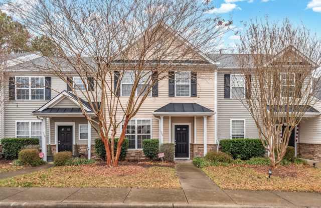 Desirable 3 BR Townhome in Auburn Hills. Community Pool! - 906 Cinnamon Drive, Durham, NC 27713