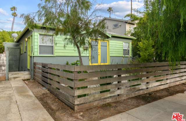 906 Venezia Ave - 906 Venezia Avenue, Los Angeles, CA 90291