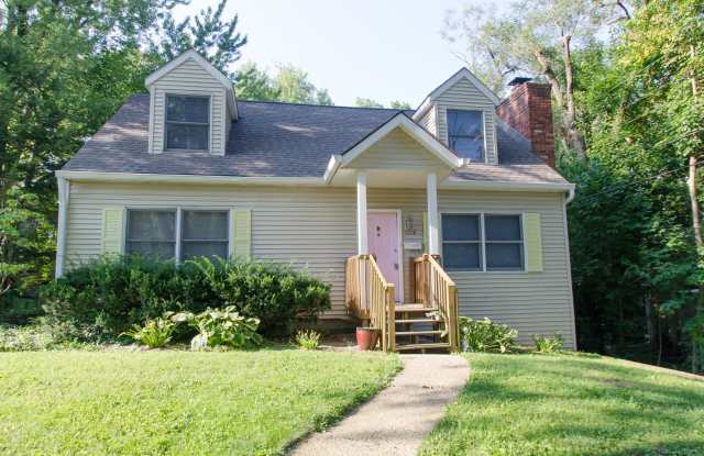 4 bedroom, 2.5 bath: Available August 2026! photos photos
