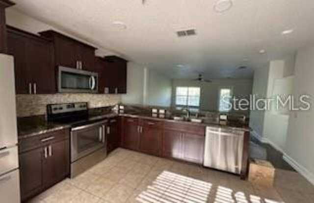203 MCLEODS Way Gallery 3