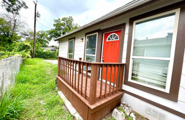 *MOVE IN SPECIAL* 2 Bedroom / 1 Bath Unit Near Lackland AFB! photos photos